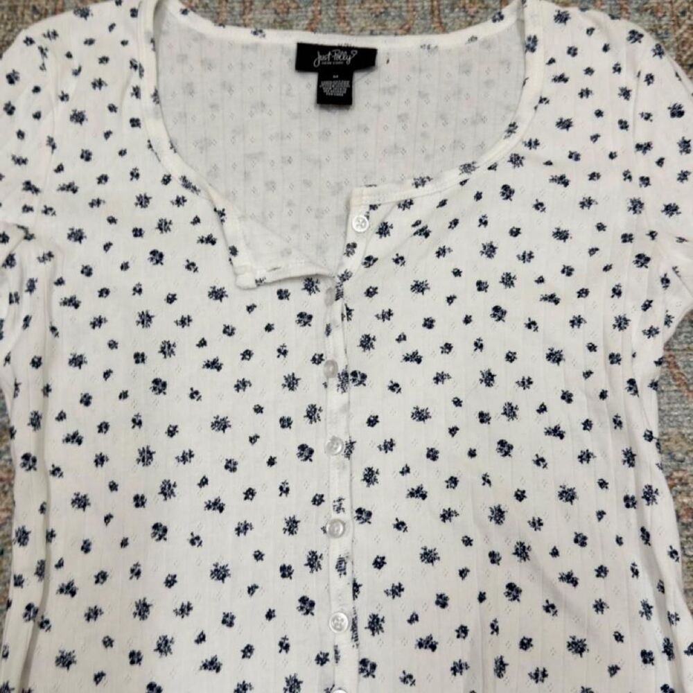 NWOT Just Polly Women's Floral button up top size M